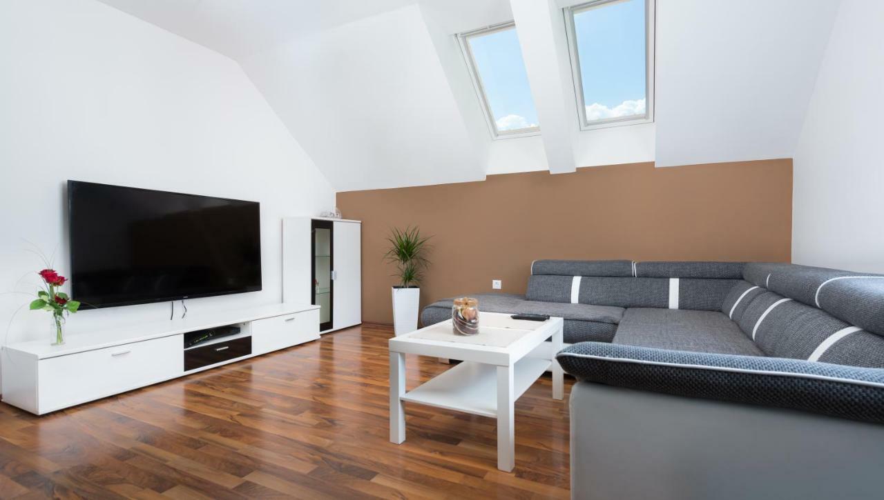 Boomerang Apartment Блед Екстериор снимка